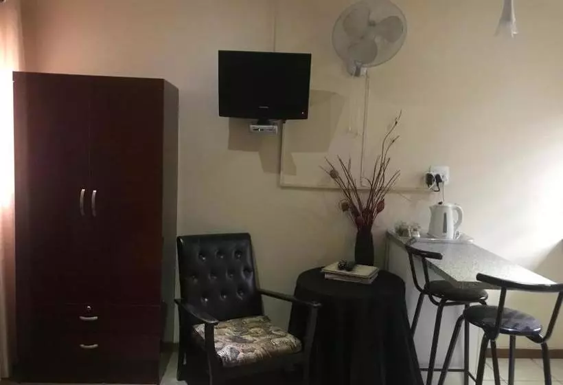 Aamiaismajoitus (B&B) Lazy Gecko Accommodation