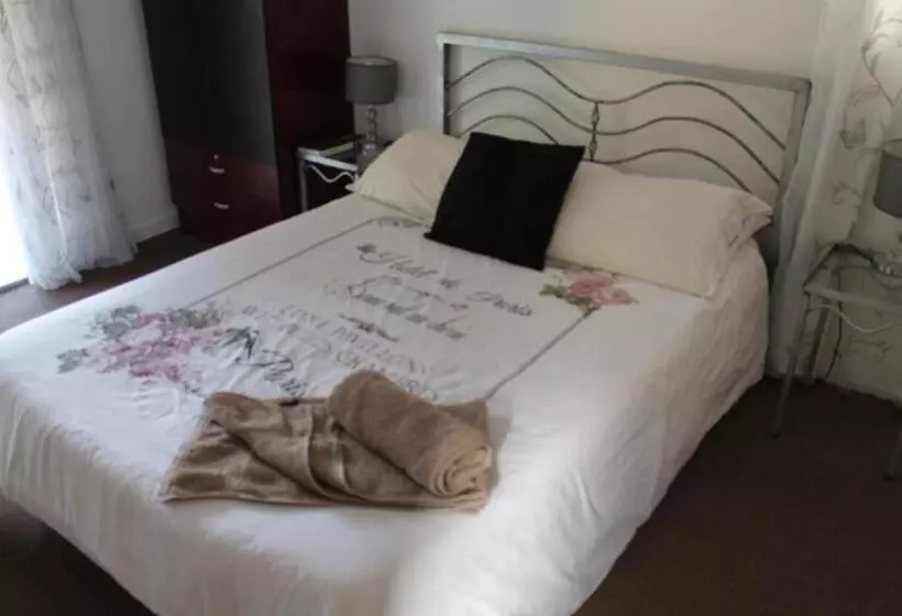 Aamiaismajoitus (B&B) Lazy Gecko Accommodation