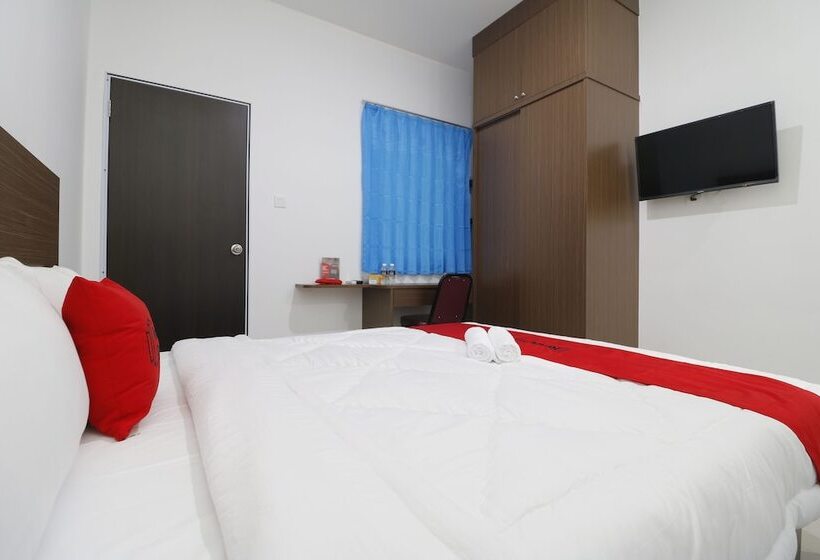 בית מלון כפרי Reddoorz Plus Near Kepri Mall