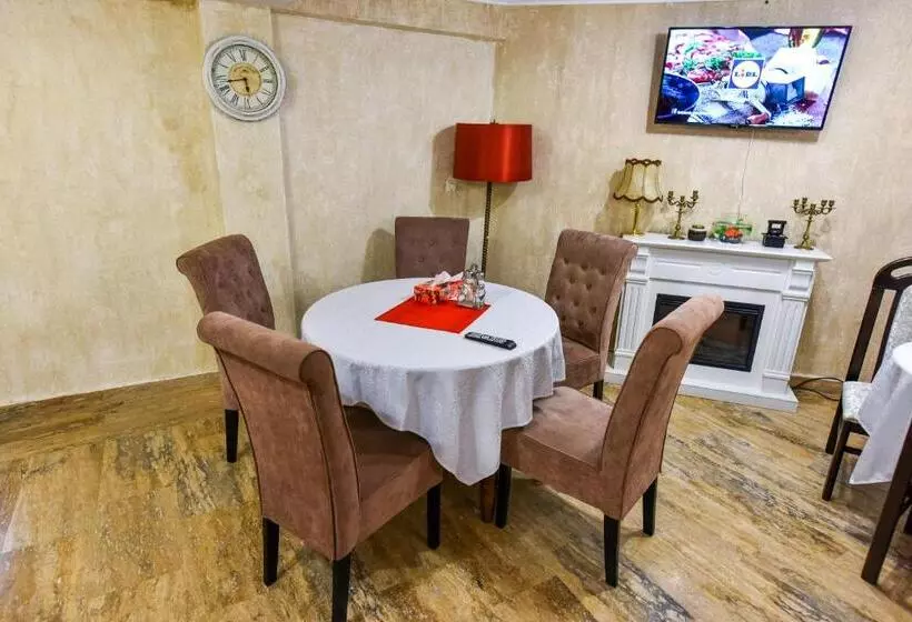 Pensió Noblesse House Deva