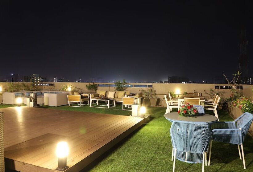 בית מלון כפרי Tribecca Residency