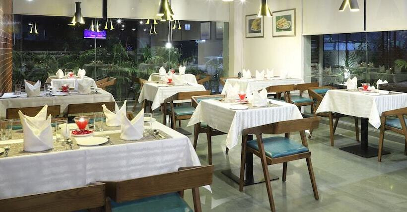 בית מלון כפרי Tribecca Residency