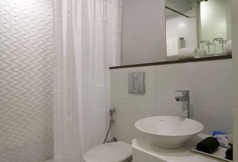 בית מלון כפרי Tribecca Residency