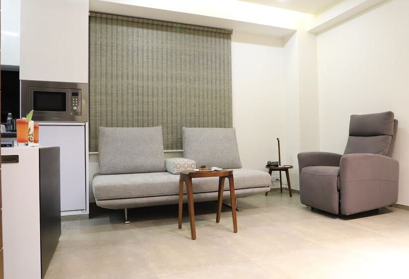 בית מלון כפרי Tribecca Residency