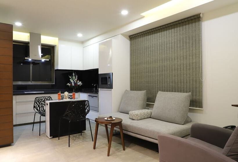 בית מלון כפרי Tribecca Residency