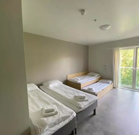 Lilland Hostel Tau