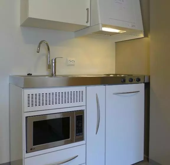 Lilland Hostel Tau