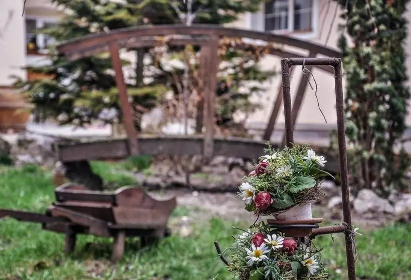 Pensiunea Casa Albă