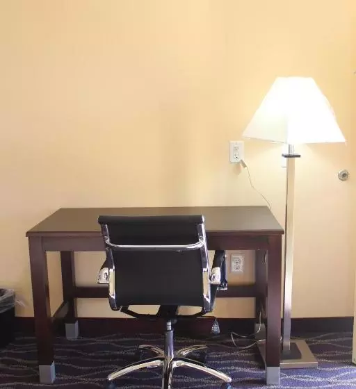 Motelli Express Inn And Suites