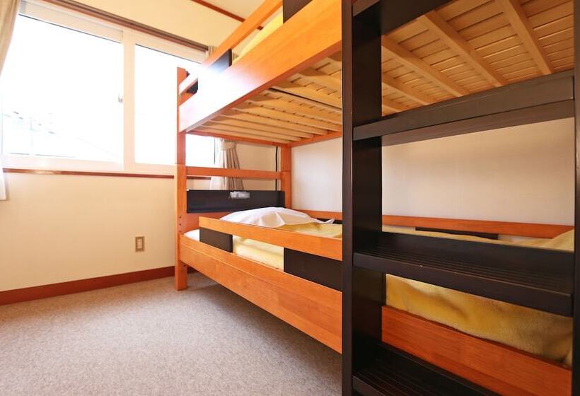 پانسیون Guesthouse Kinzaza