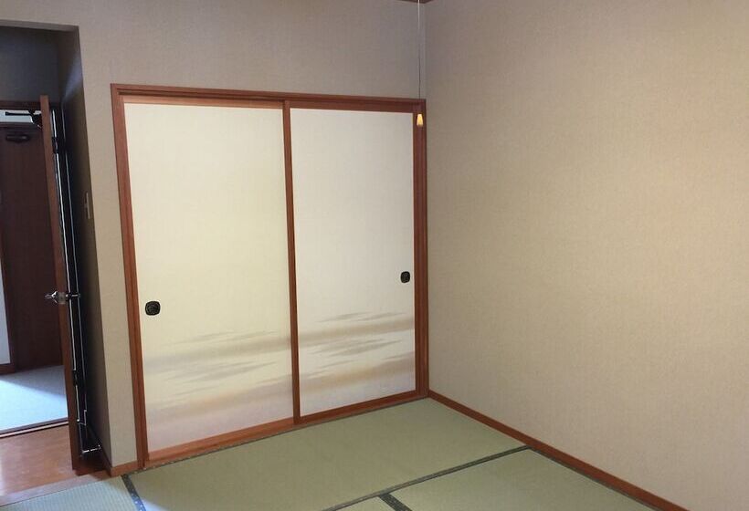 پانسیون Guesthouse Kinzaza