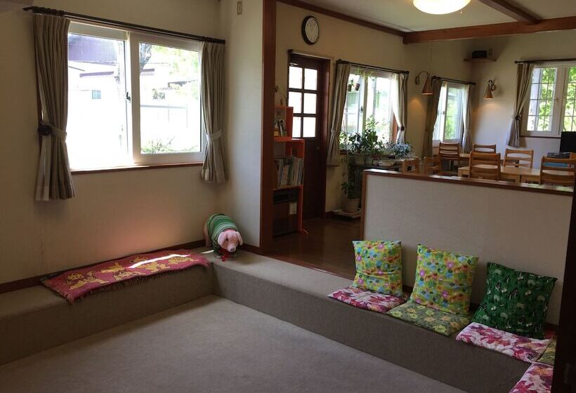 پانسیون Guesthouse Kinzaza