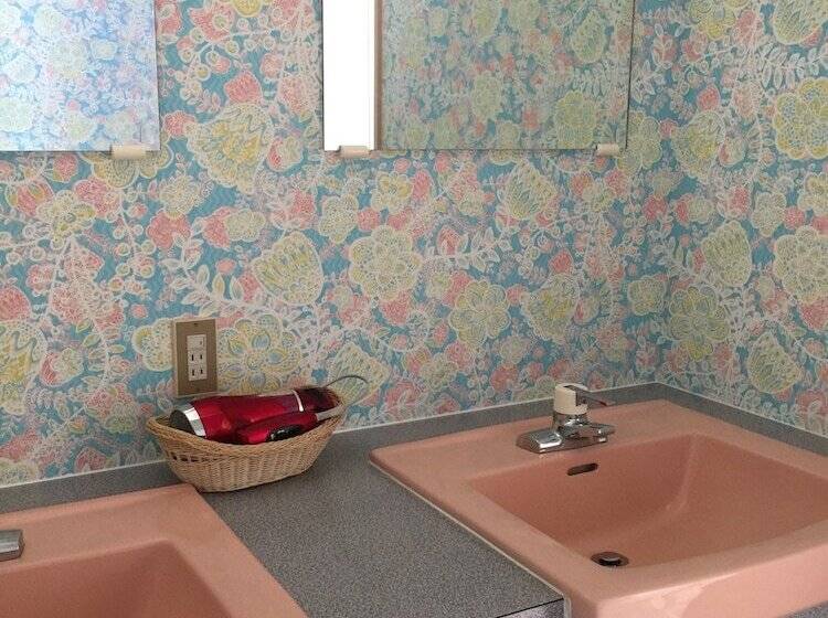 پانسیون Guesthouse Kinzaza