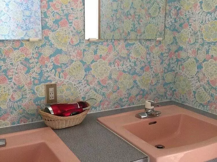 پانسیون Guesthouse Kinzaza