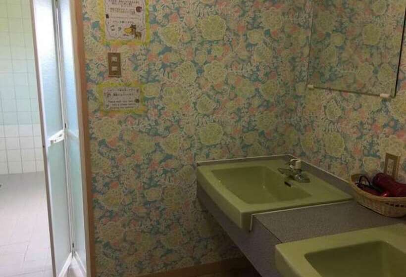 پانسیون Guesthouse Kinzaza