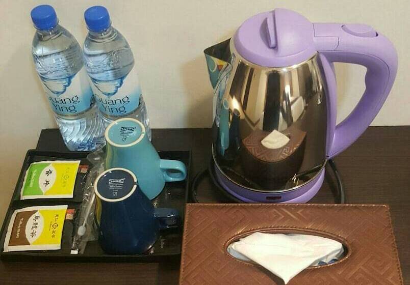 Schronisko Gin Jian Commercial