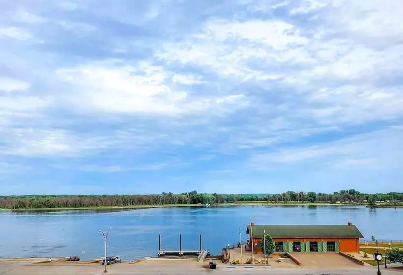 The Merrill Hotel & Conference Center, Muscatine, A Tribute Portfolio