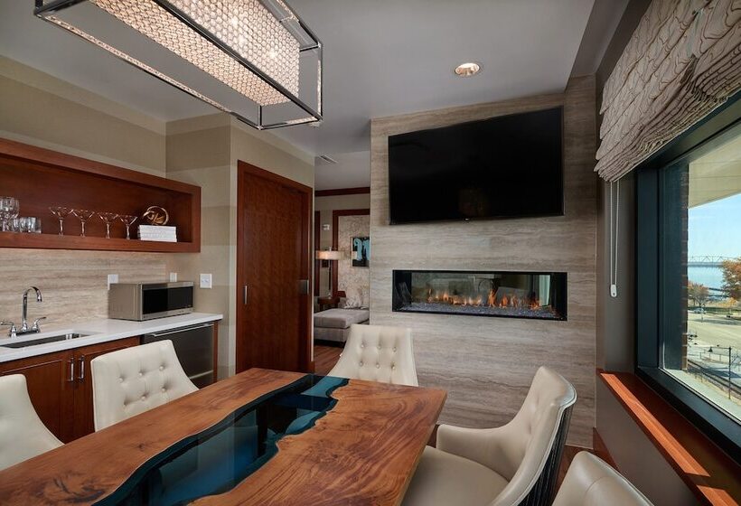 The Merrill Hotel & Conference Center, Muscatine, A Tribute Portfolio