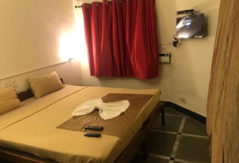 Retkeilymaja Super Deluxe Mansion Stay In Candolim