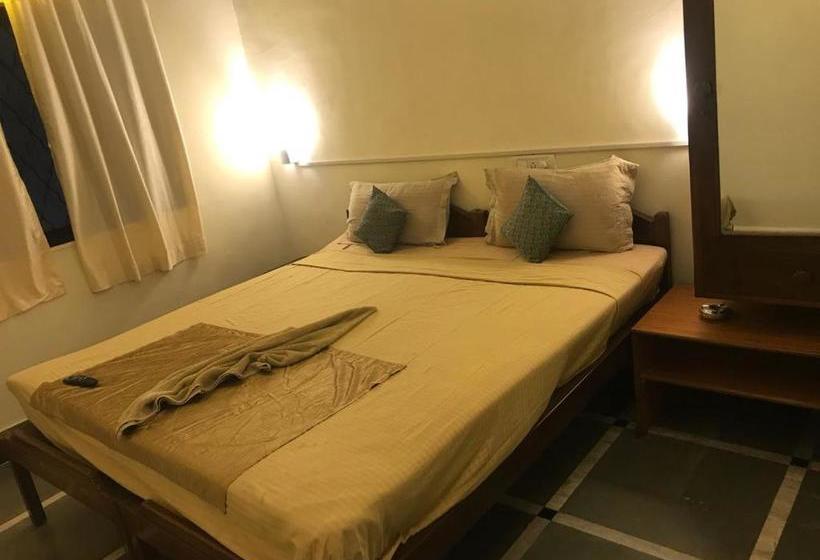 Retkeilymaja Super Deluxe Mansion Stay In Candolim