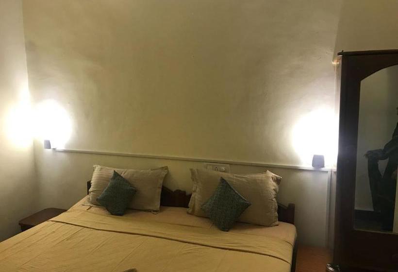 Retkeilymaja Super Deluxe Mansion Stay In Candolim