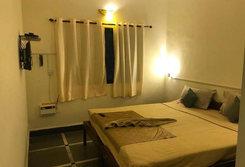 Retkeilymaja Super Deluxe Mansion Stay In Candolim