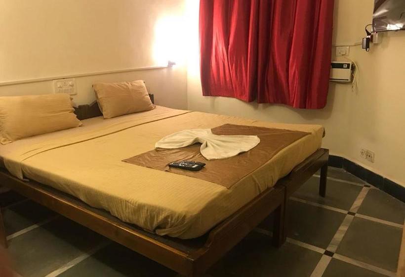 Retkeilymaja Super Deluxe Mansion Stay In Candolim