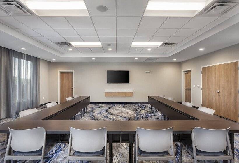 Отель Fairfield Inn & Suites By Marriott Lebanon