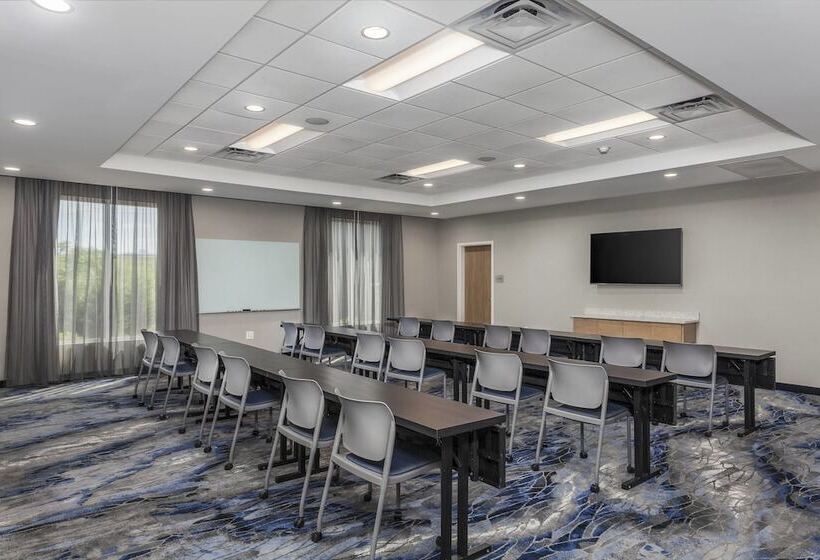 Отель Fairfield Inn & Suites By Marriott Lebanon