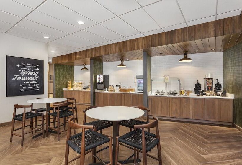 Отель Fairfield Inn & Suites By Marriott Lebanon