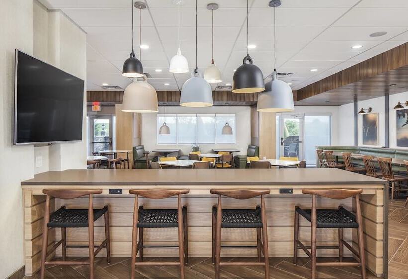 Отель Fairfield Inn & Suites By Marriott Lebanon