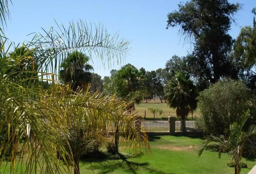 Majatalo Oudtshoorn Guest House