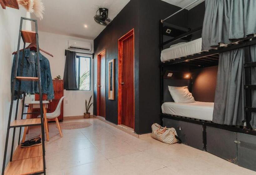 Che Holbox Hostel & Bar Adults Only