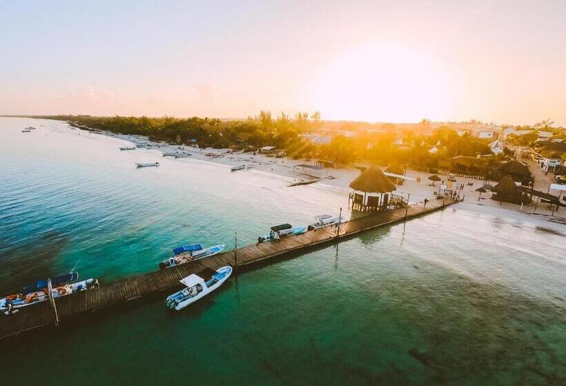 Che Holbox Hostel & Bar Adults Only