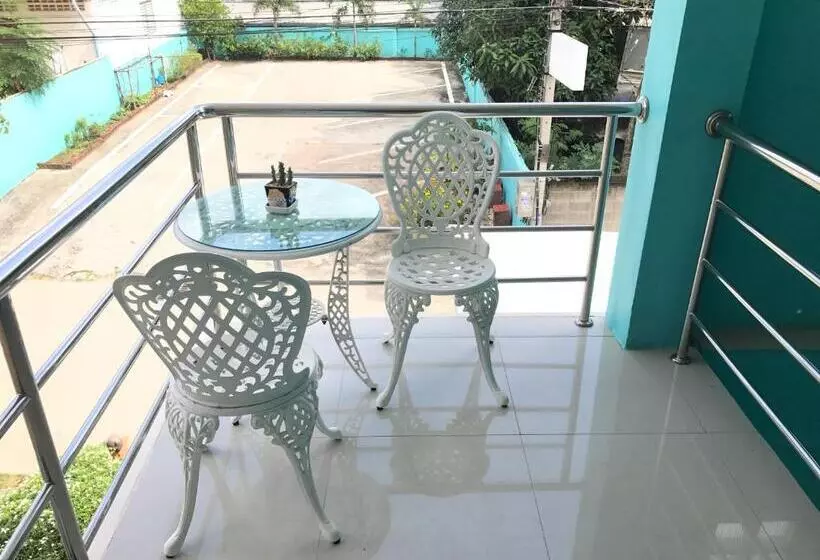 پانسیون Ruenaiyara Apartment