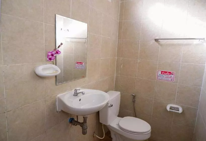 پانسیون Ruenaiyara Apartment