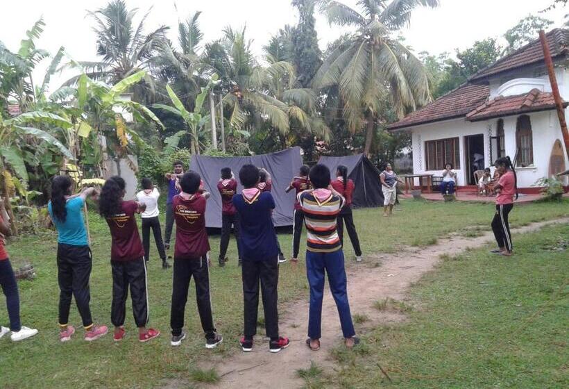 Pension Siri Medura Surf Yoga Meditation Guesthouse And Hostel