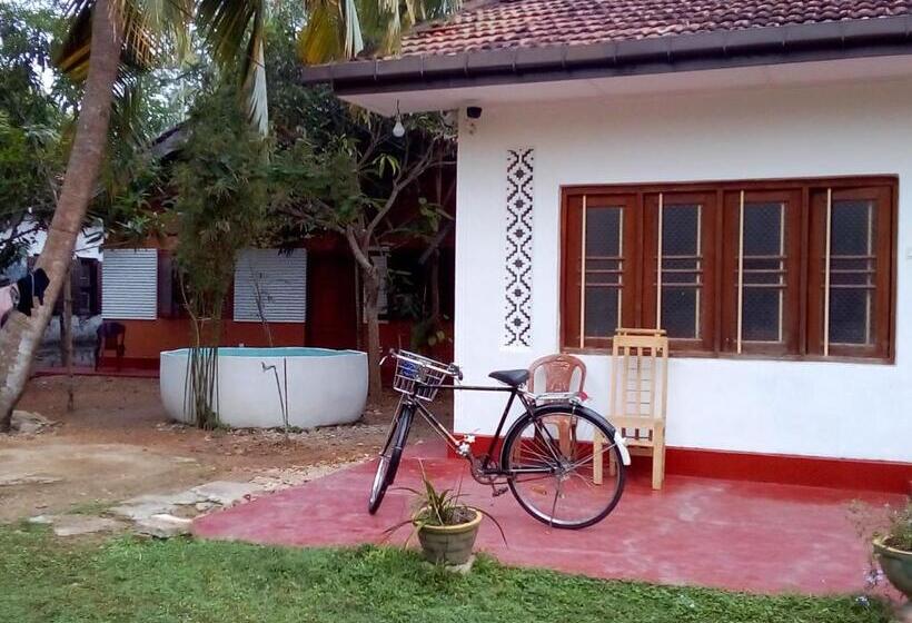 Pension Siri Medura Surf Yoga Meditation Guesthouse And Hostel
