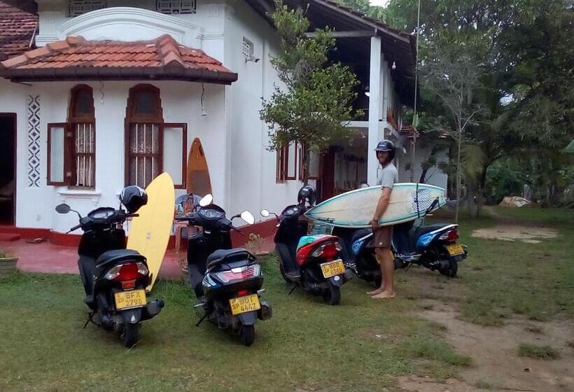 Pension Siri Medura Surf Yoga Meditation Guesthouse And Hostel