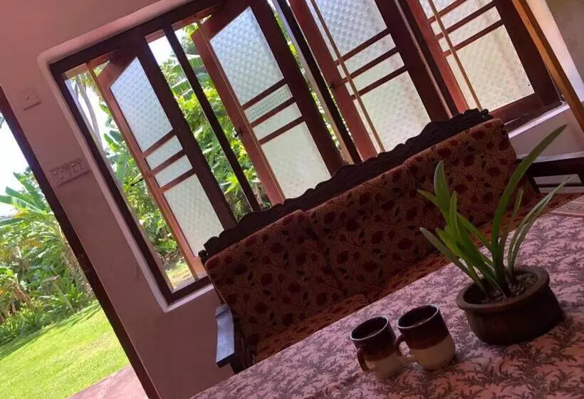 پانسیون Siri Medura Surf Yoga Meditation Guesthouse And Hostel