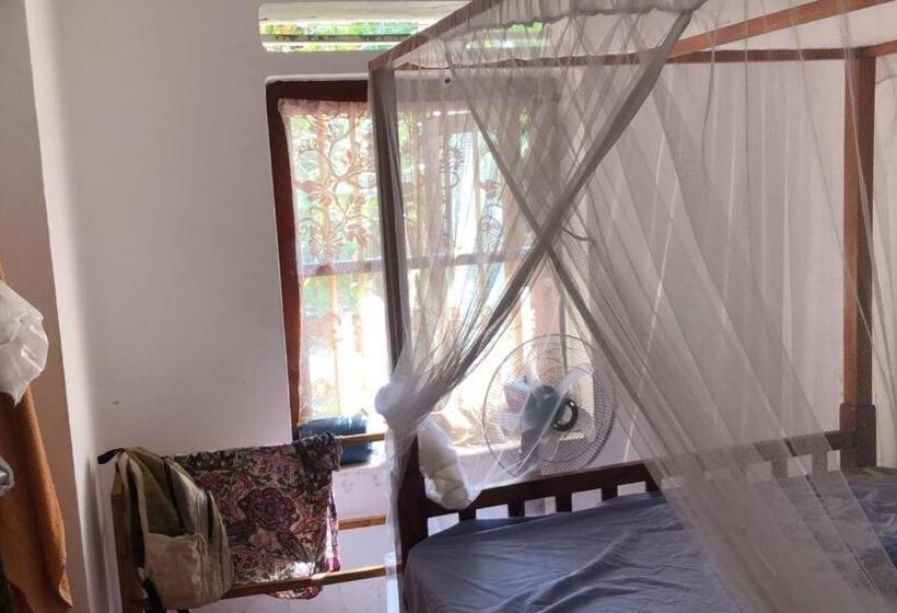 Pension Siri Medura Surf Yoga Meditation Guesthouse And Hostel