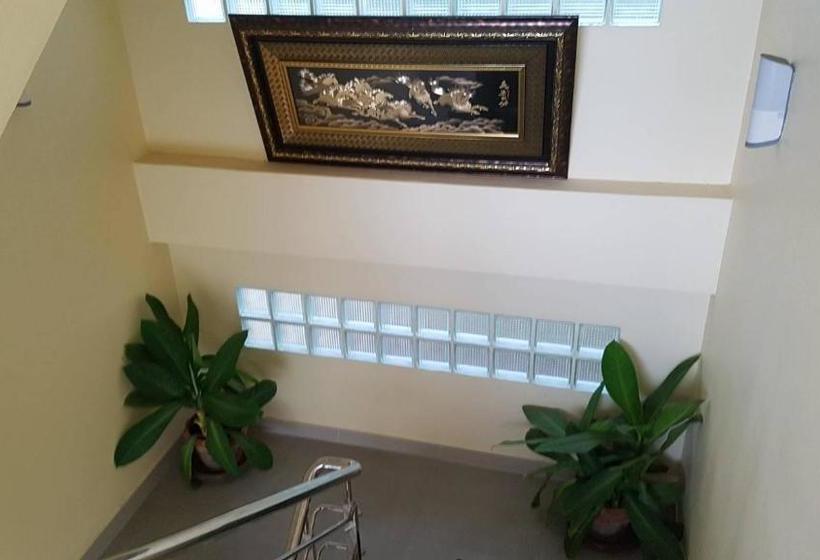 پانسیون Wattana House Thayang Phetchaburi