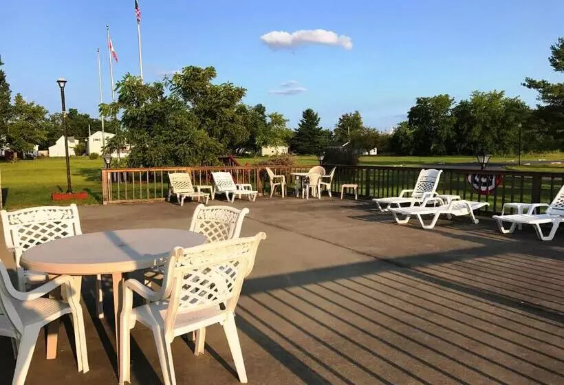 Hotelli Adirondack Efficiencies