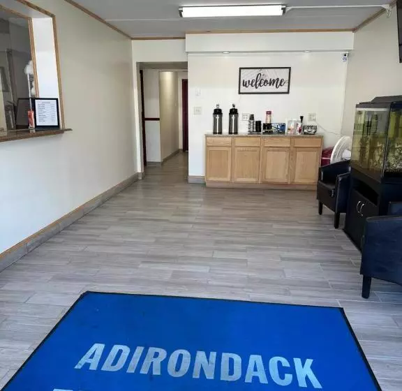 Hotelli Adirondack Efficiencies