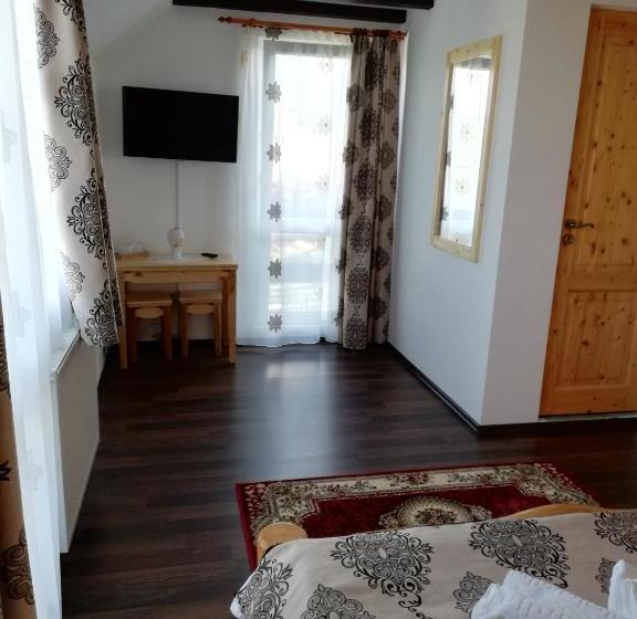 پانسیون Elder Villa