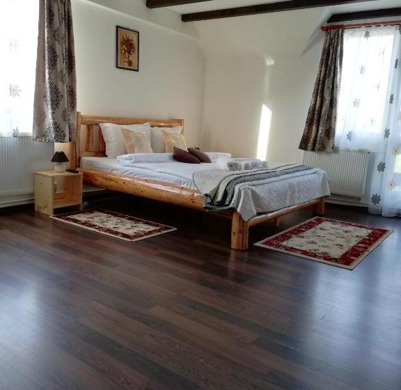 پانسیون Elder Villa