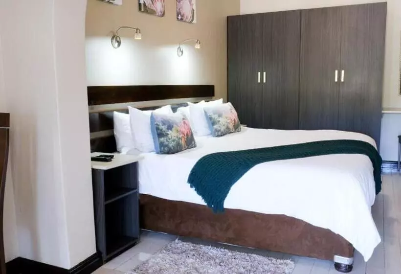 پانسیون Nahoon Eco Lodge On Mackenzie
