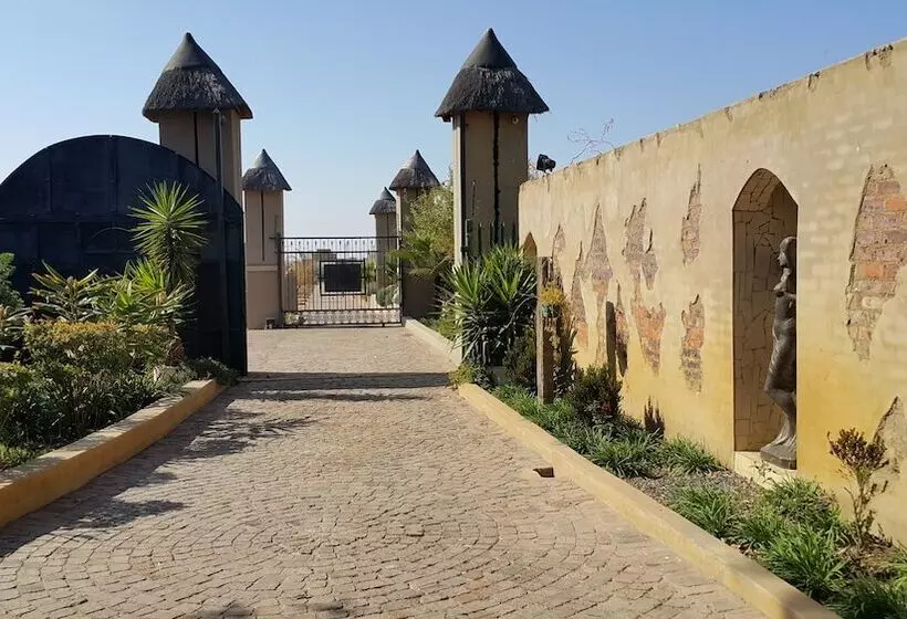 پانسیون The Three Countries Estate
