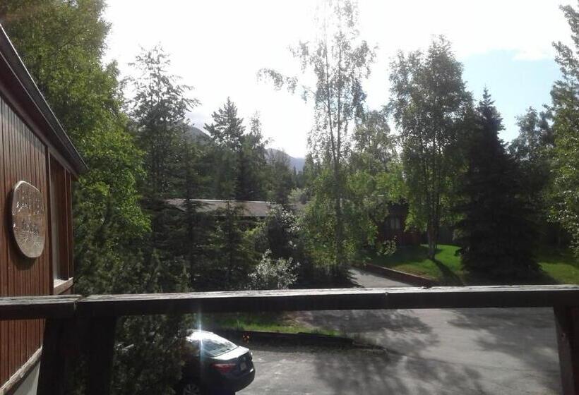 Alaska Chalet Bed & Breakfast