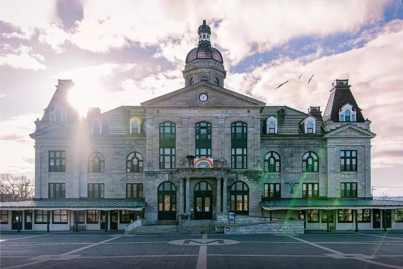 Majatalo Gite Du Survenant Montreal